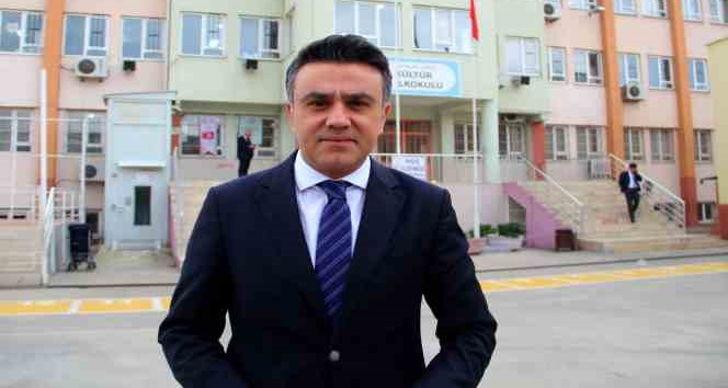 Antalya’da 5 bin 400 depremzede çocuk okula başladı