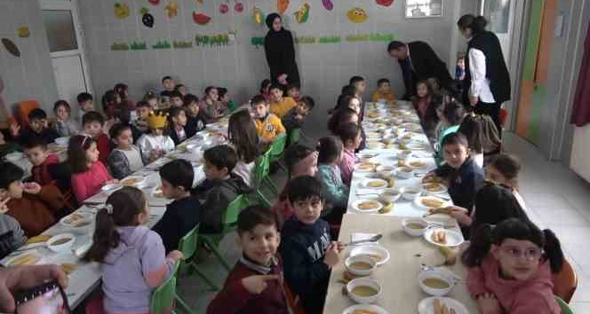 Muş’ta öğrencilere ücretsiz yemek hizmeti