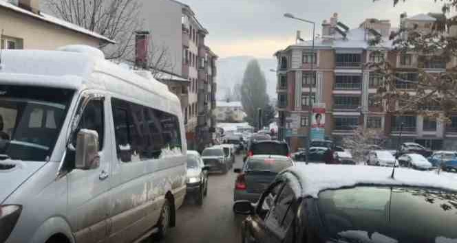 Tunceli’de buzlanma trafiği olumsuz etkiledi