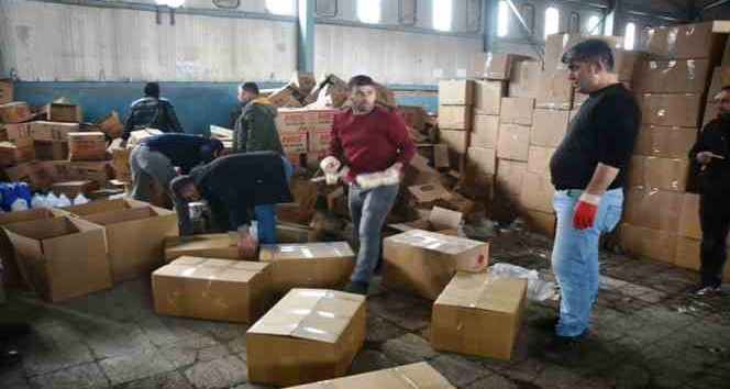 Bitlis’ten deprem bölgelerine 120 tır yardım gönderildi