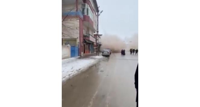 Depremin yeni görüntüleri çıktı: Binaların çatlaması, çökmesi kamerada