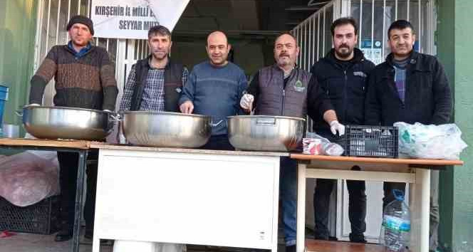 Kırşehir’in gönüllü seyyar mutfak ekibi Hatay’da çalışmalarını sürdürüyor