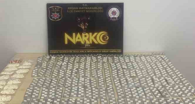 Keşan Otogarı’nda çok sayıda sentetik ecza ile yakalandılar