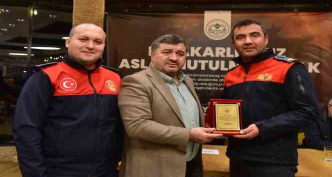 Başkan Şenlikoğlu, deprem afetinde görev yapan personellerine teşekkür plaketi verdi