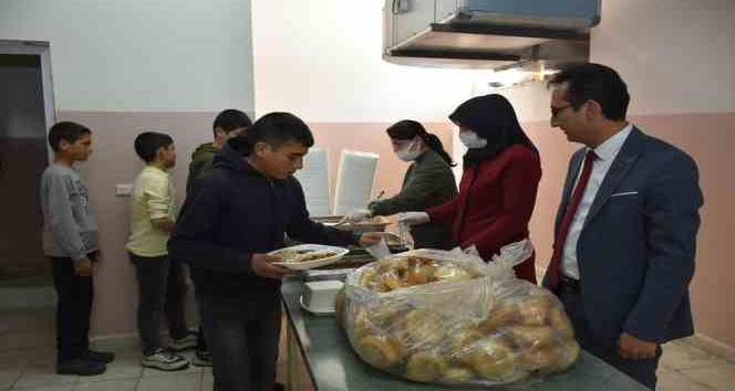 Karaman’da ücretsiz yemek uygulamasının çerçevesi genişletildi