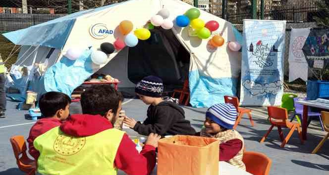 Kahramanmaraş’ta çocukların yaraları masallarla sarılıyor