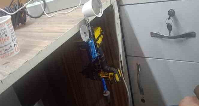 Özalpli elektrik ustasından deprem ikaz cihazı