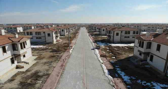 Dedemli halkının açtığı sıfır evlere 600’e yakın depremzede yerleşti