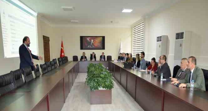 Rektör Özölçer daire başkanlarıyla toplandı