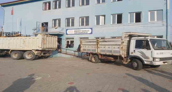 Kula’da bir okul daha boşaltıldı