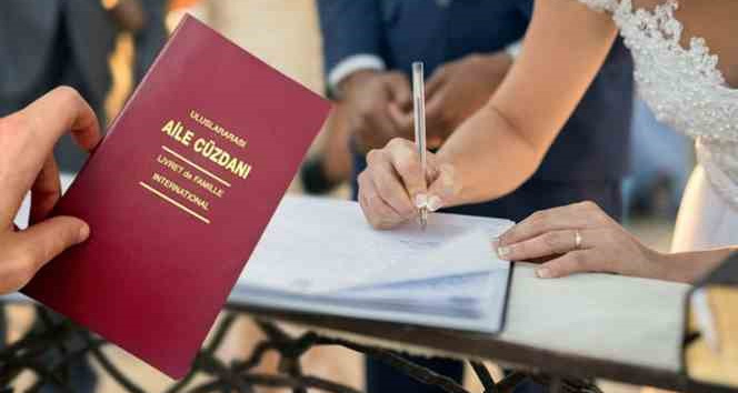Erzincan’da evlenen çiftlerin sayısı 2022 yılında bin 317 oldu