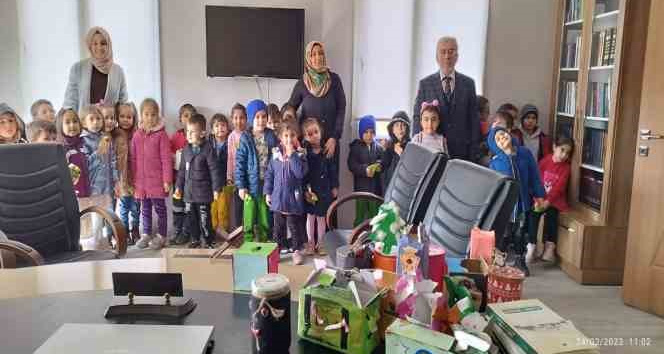 Minik yüreklerden kocaman bağış