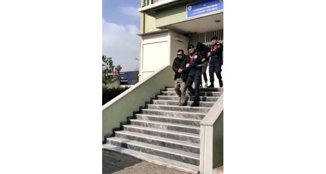 Kırklareli’nde mezarlıktan demir kapı çalan şüphelileri yakalandı