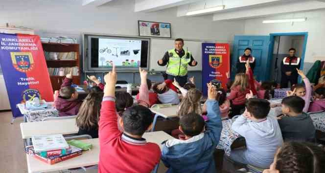 Kırklareli’nde ilkokul öğrencilerine trafik eğitimi