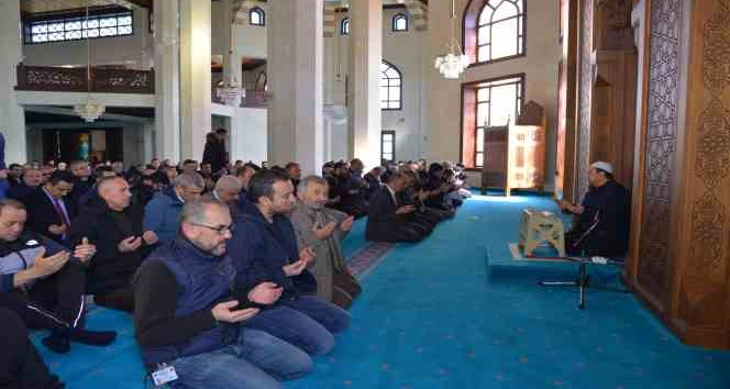 Depremde hayatını kaybedenler için Ahi Evran Üniversitesi’nde mevlit okutuldu