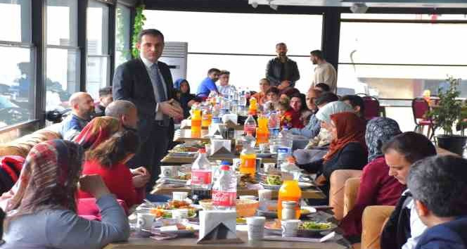 Batman’da depremzedelere moral yemeği verildi