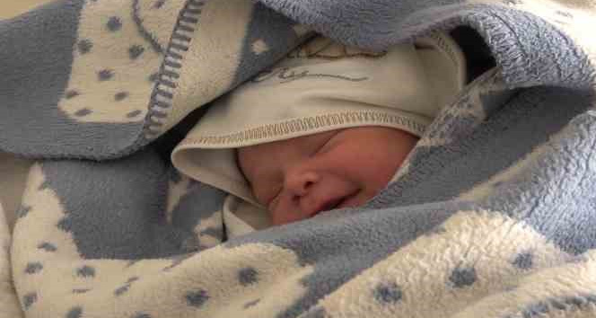 Depremzede kadın, bebeğini Kırıkkale’de dünyaya getirdi