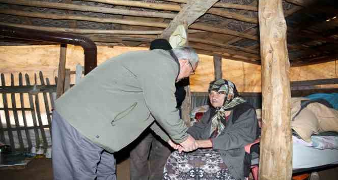 Depremzede Elif nine pasaportuna kavuştu