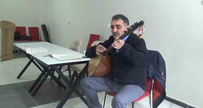 Gezici Bağlama Atölyesi ile bağlama gelecek nesillere aktarılıyor