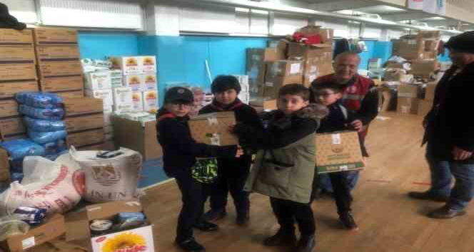 Yozgat’ta öğrenciler depremzede çocuklara oyuncaklarını gönderdi