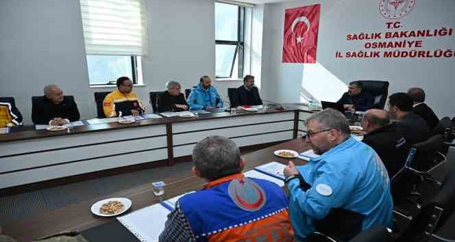 Sağlık Bakanı Koca, Osmaniye’de depremzedeleri ziyaret etti