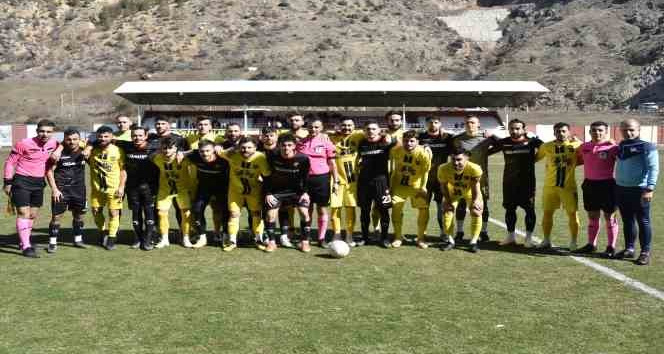 Gümüşhane ve Bayburt temsilcilerinden depremzedeler için dostluk maçı