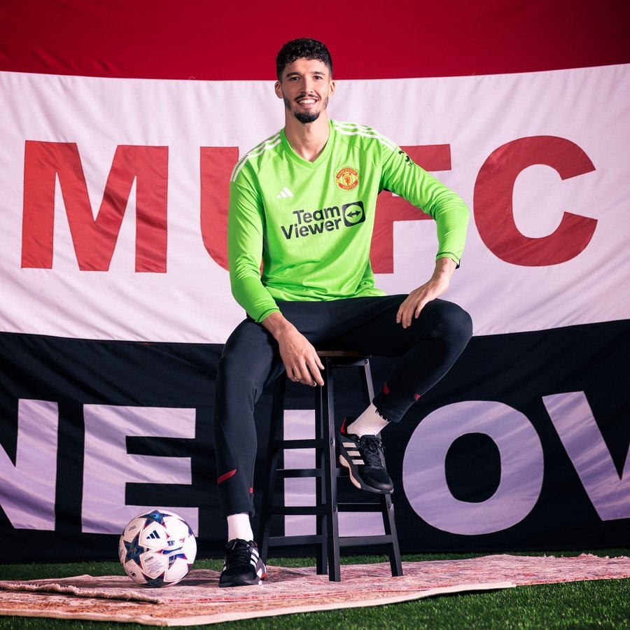 Altay Bayındır, resmen Manchester United&rsquo;da
