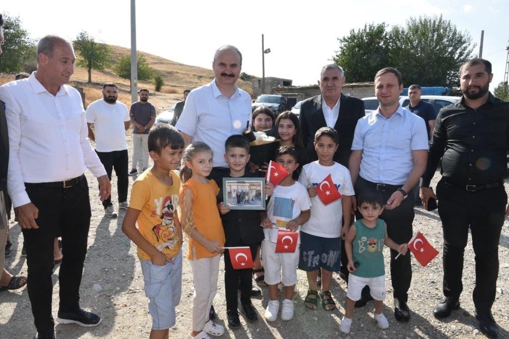 Vali Canalp’ten köylere çıkarma