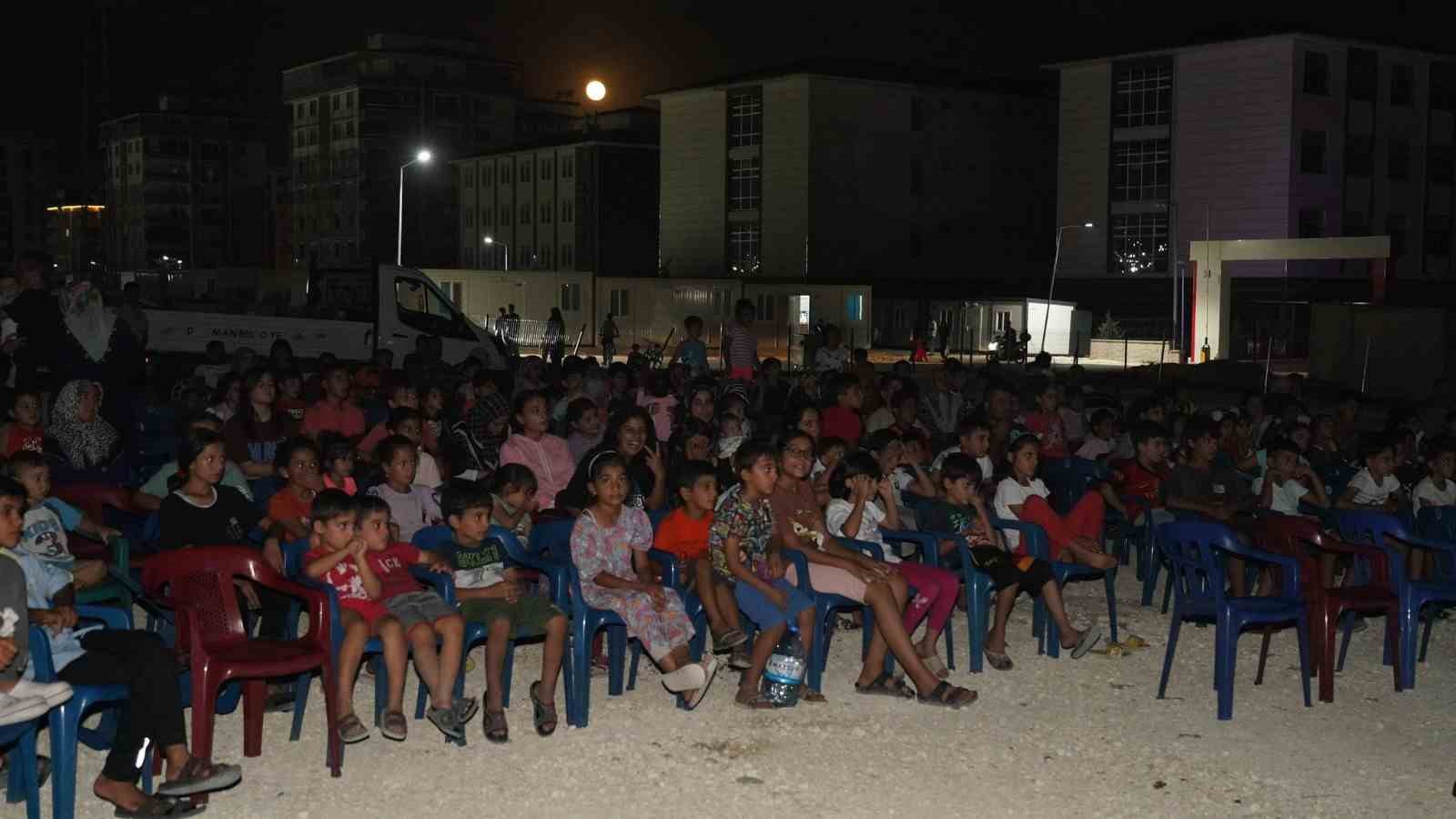 Çocuklar için sinema etkinlikleri sürüyor