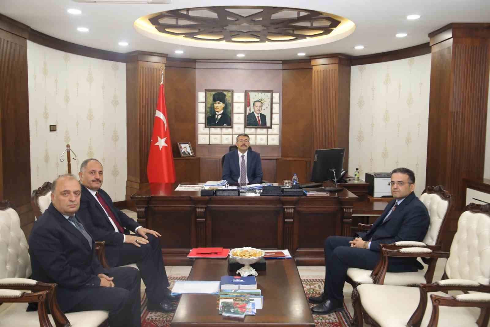 Vali Çelik: "İşsizlik sorununu çözmeye çalışacağız"