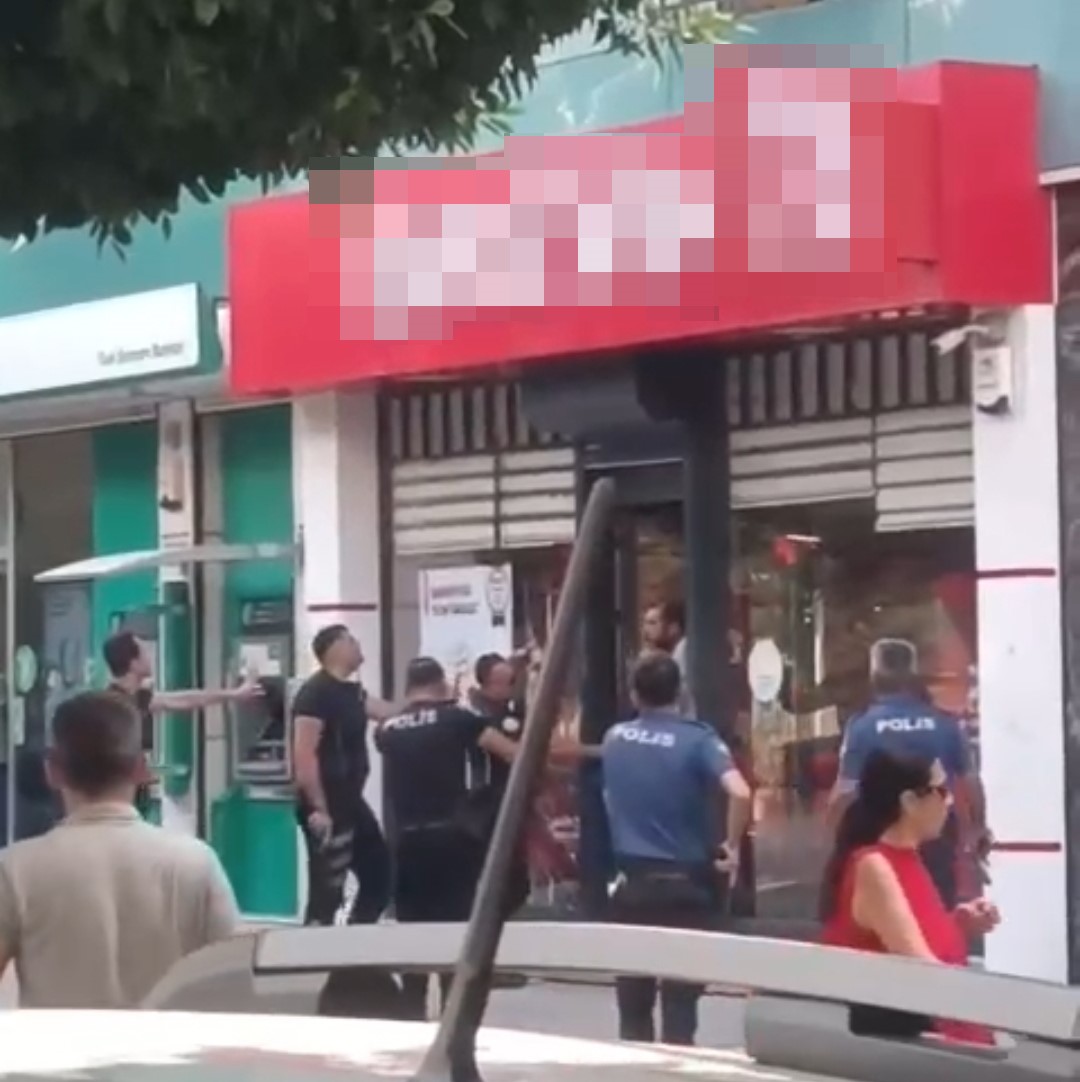 Mağdur edildiğini öne süren şahıs çalışanı rehin aldı İhlas Haber Ajansı