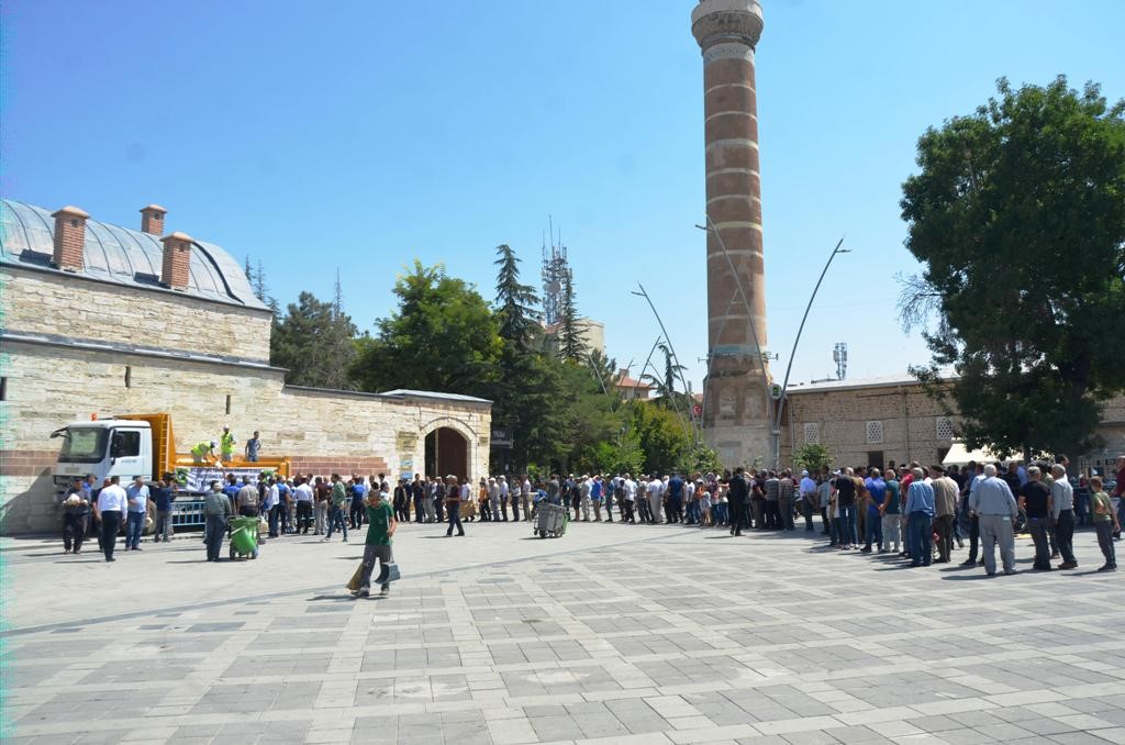 Ereğli Belediyesi organik tarım ürünlerini hemşehrileriyle paylaşıyor