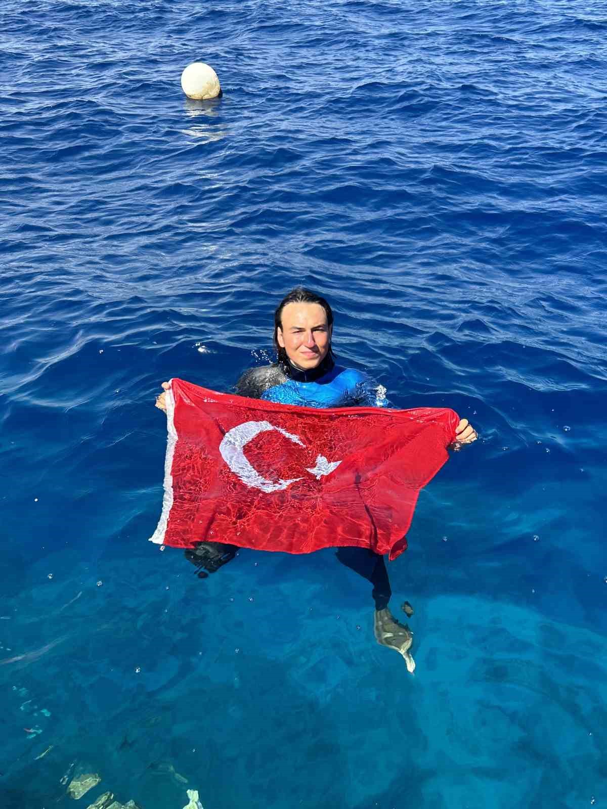 Rekortmen sporcunun sıradaki hedefi Serbest Dalış D&uuml;nya Şampiyonası
