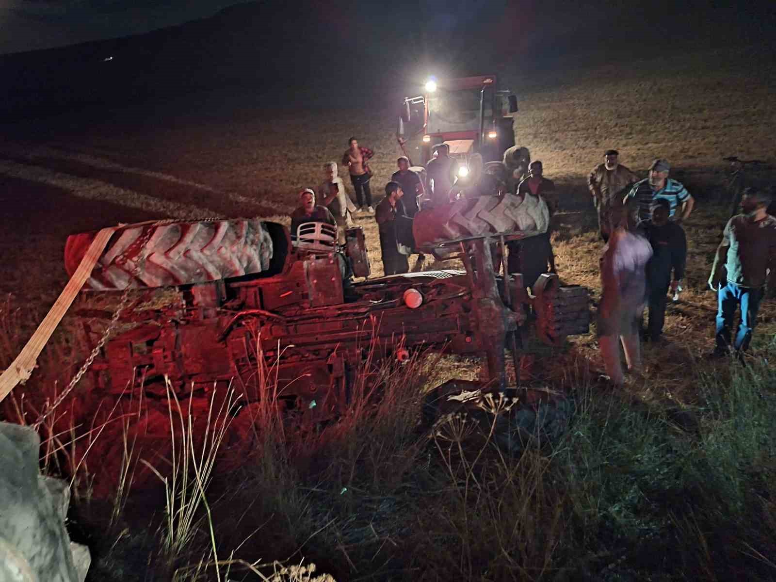 Selim’de traktör devrildi: 1 yaralı