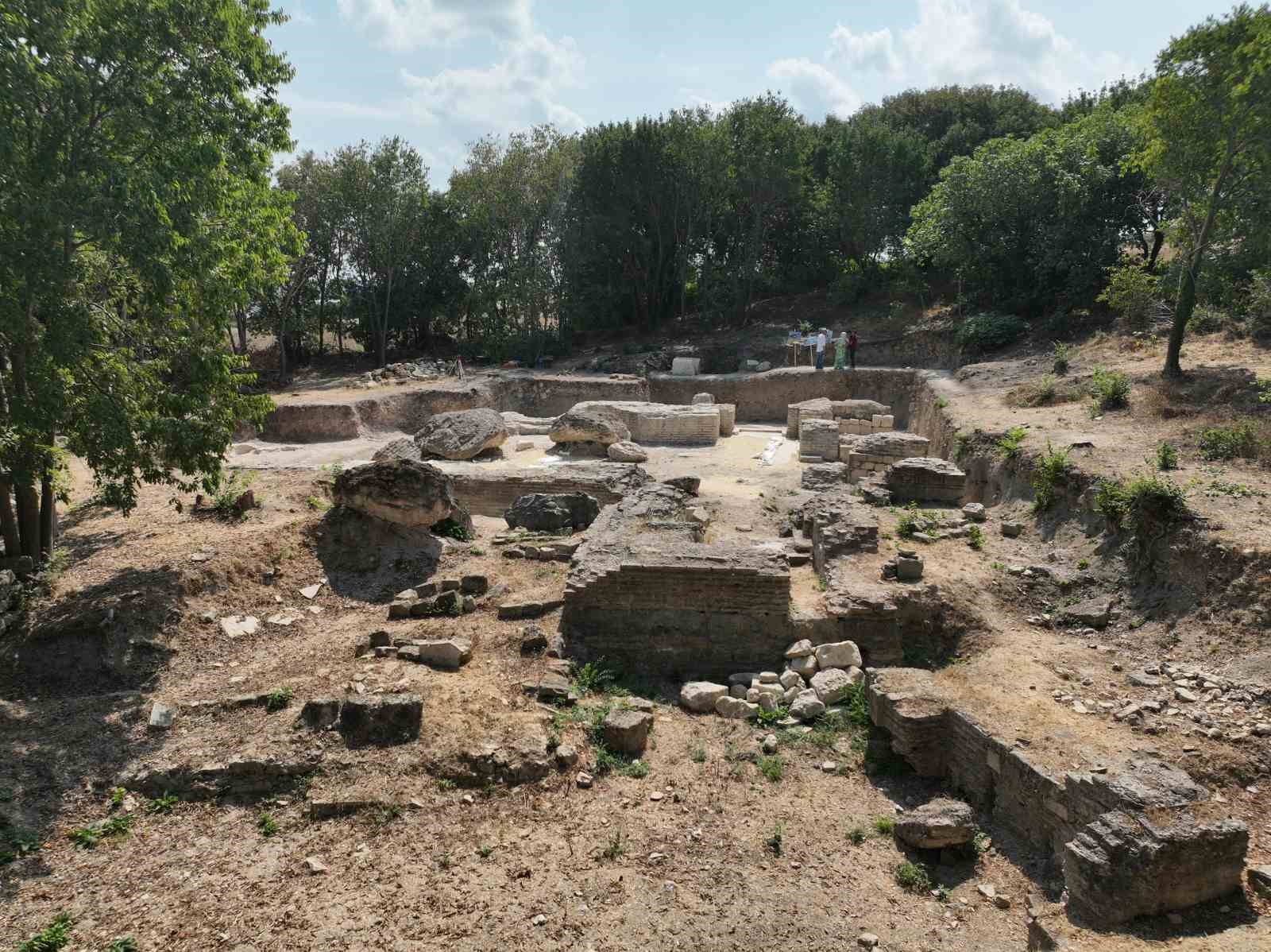 Bathonea Antik Kenti&rsquo;nde kazıların bu yıl da sonuna gelindi
