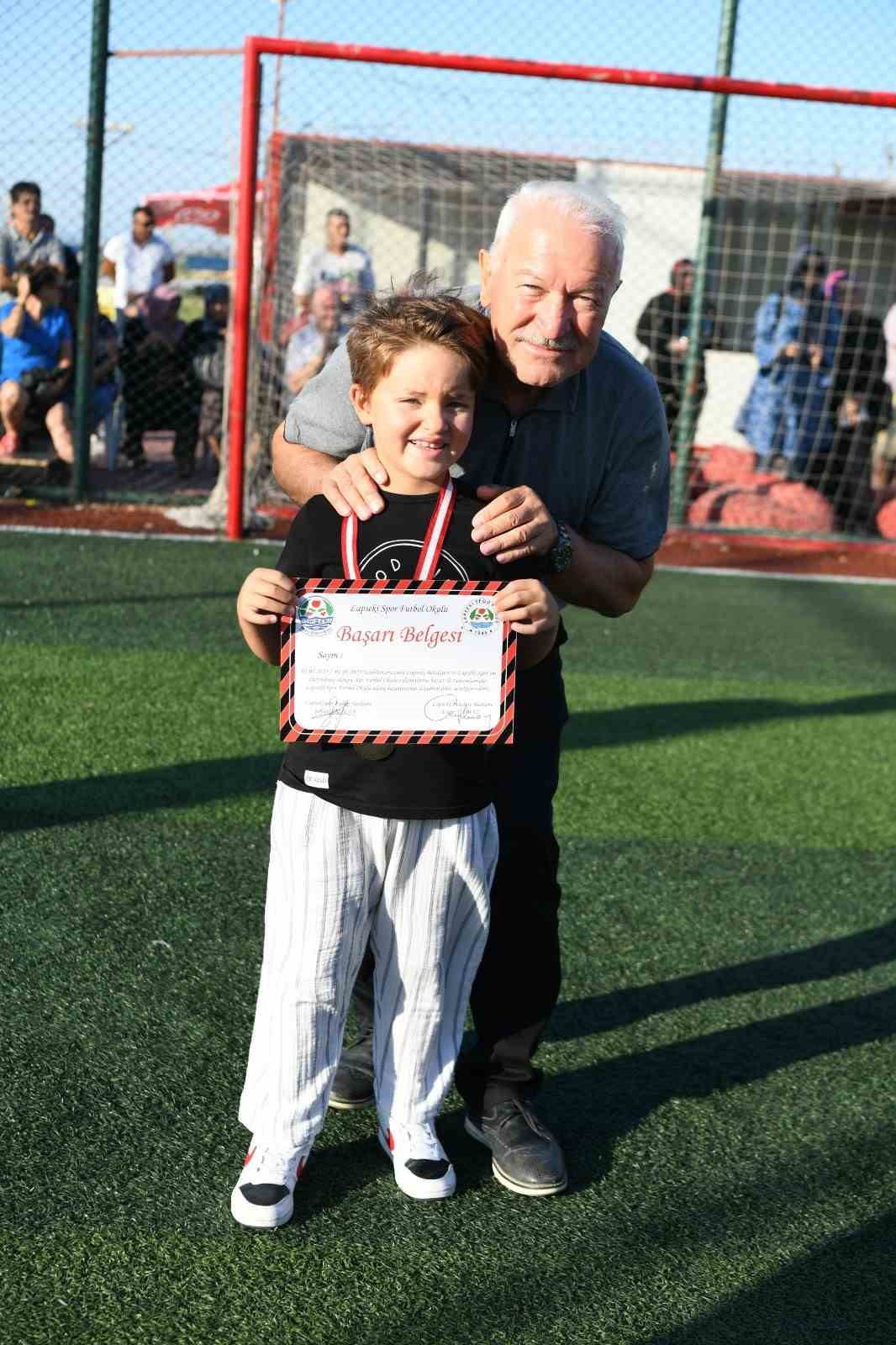 Lapseki’de ’Yaz Spor Okulu’ sona erdi