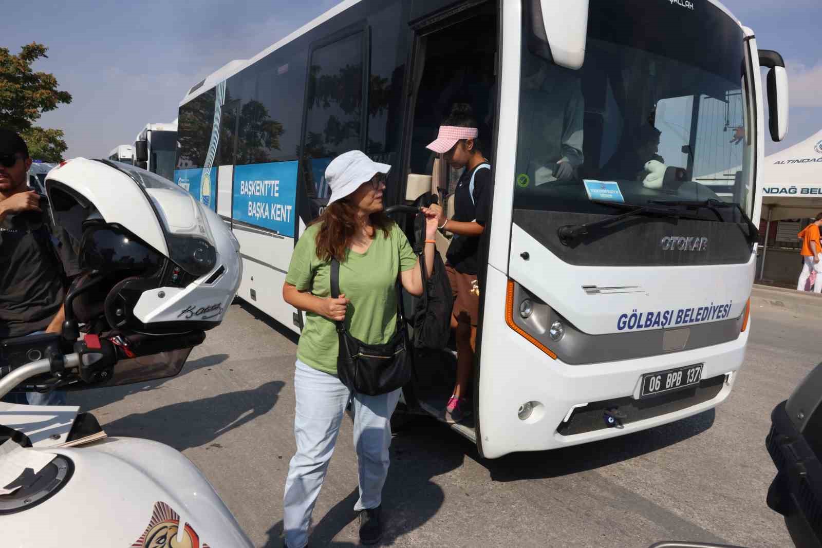 Gölbaşı Belediyesi vatandaşları otobüslerle TEKNOFEST’e taşıdı 