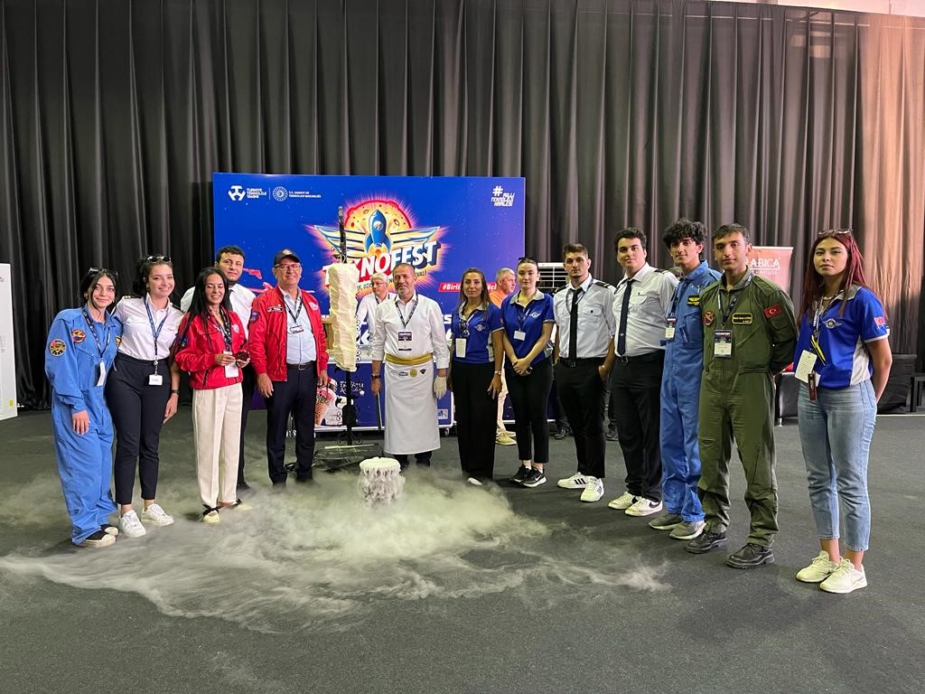 Alpedo Dondurma Teknofest’te dondurma dağıttı