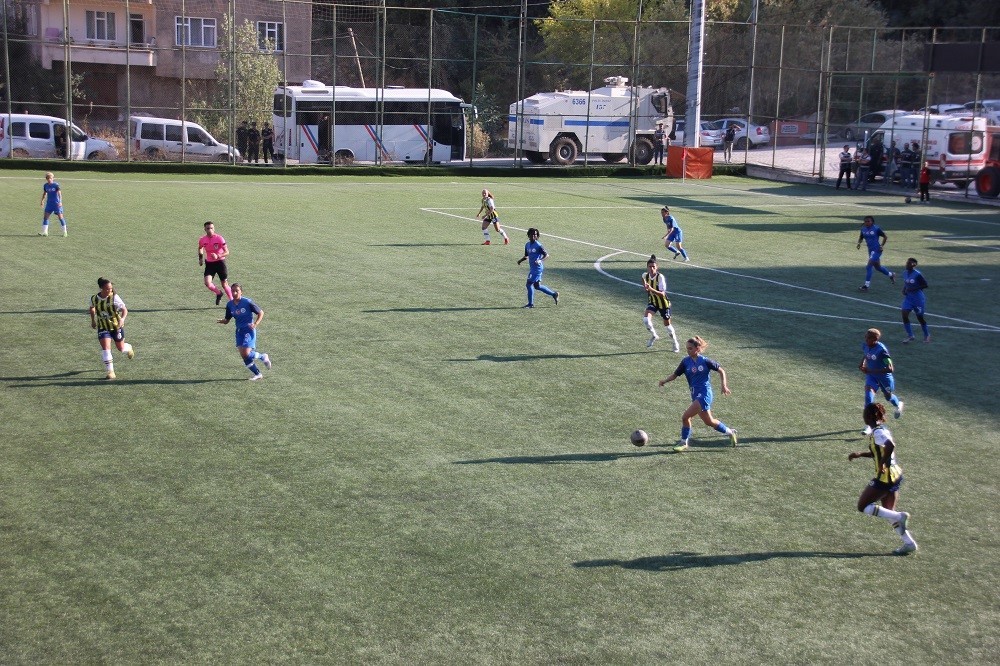 Turkcell Kadın Futbol Süper Ligi: Hakkarigücü Spor: 0 - Fenerbahçe: 5
