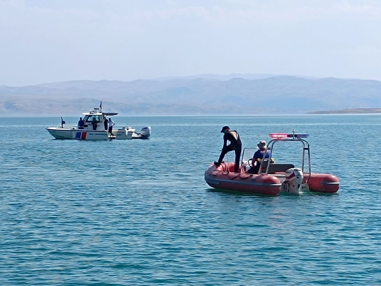 Tunceli’de kaybolan balıkçıyı arama çalışmaları sürüyor