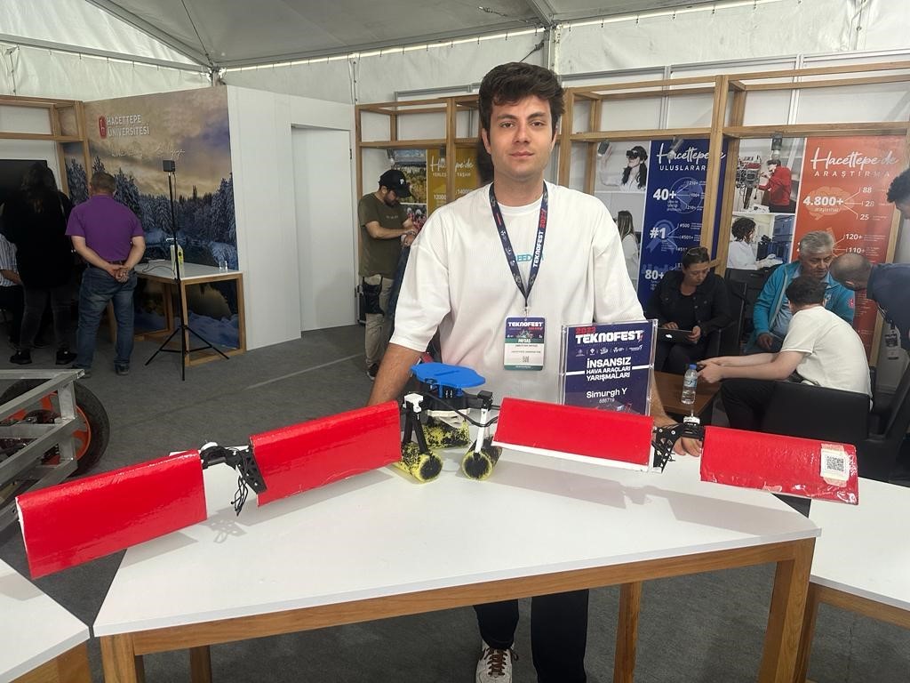 Hacettepe Üniversitesi öğrencilerinden taşınabilir baz istasyonu