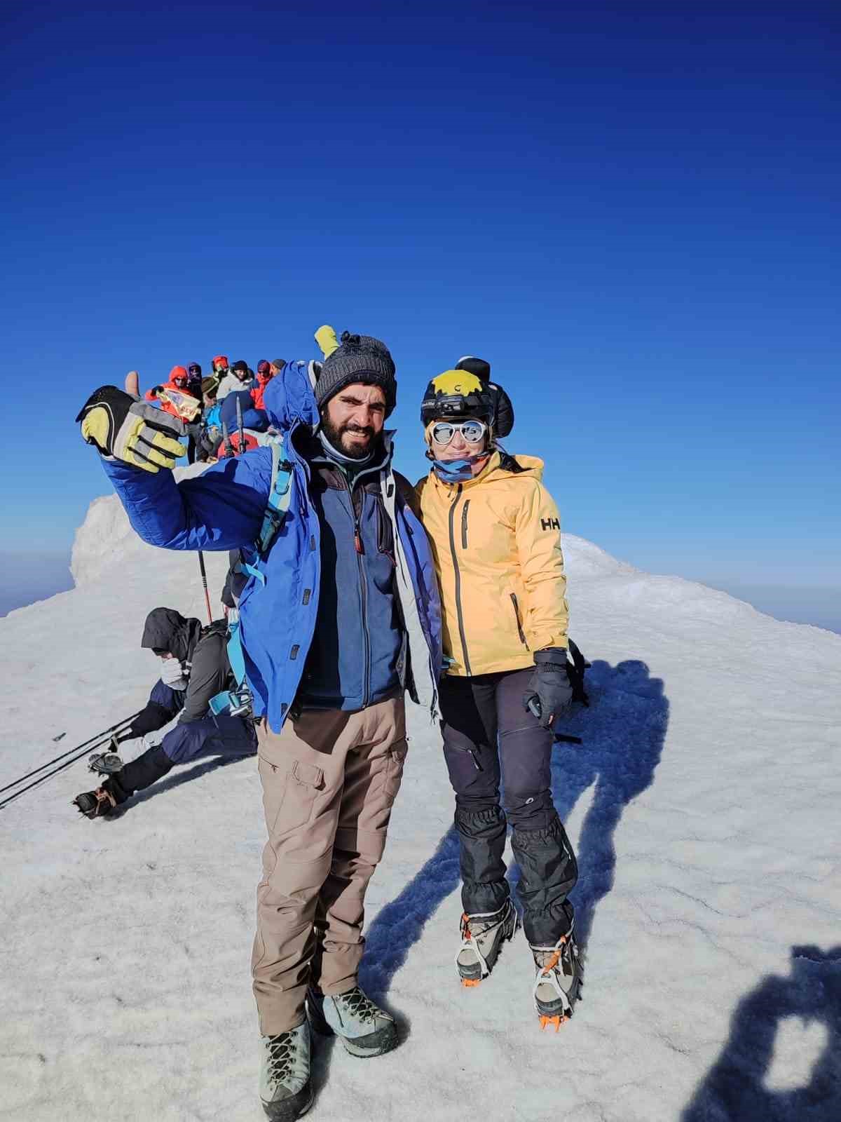 Ağrı Dağı zirvesi boş kalmıyor
