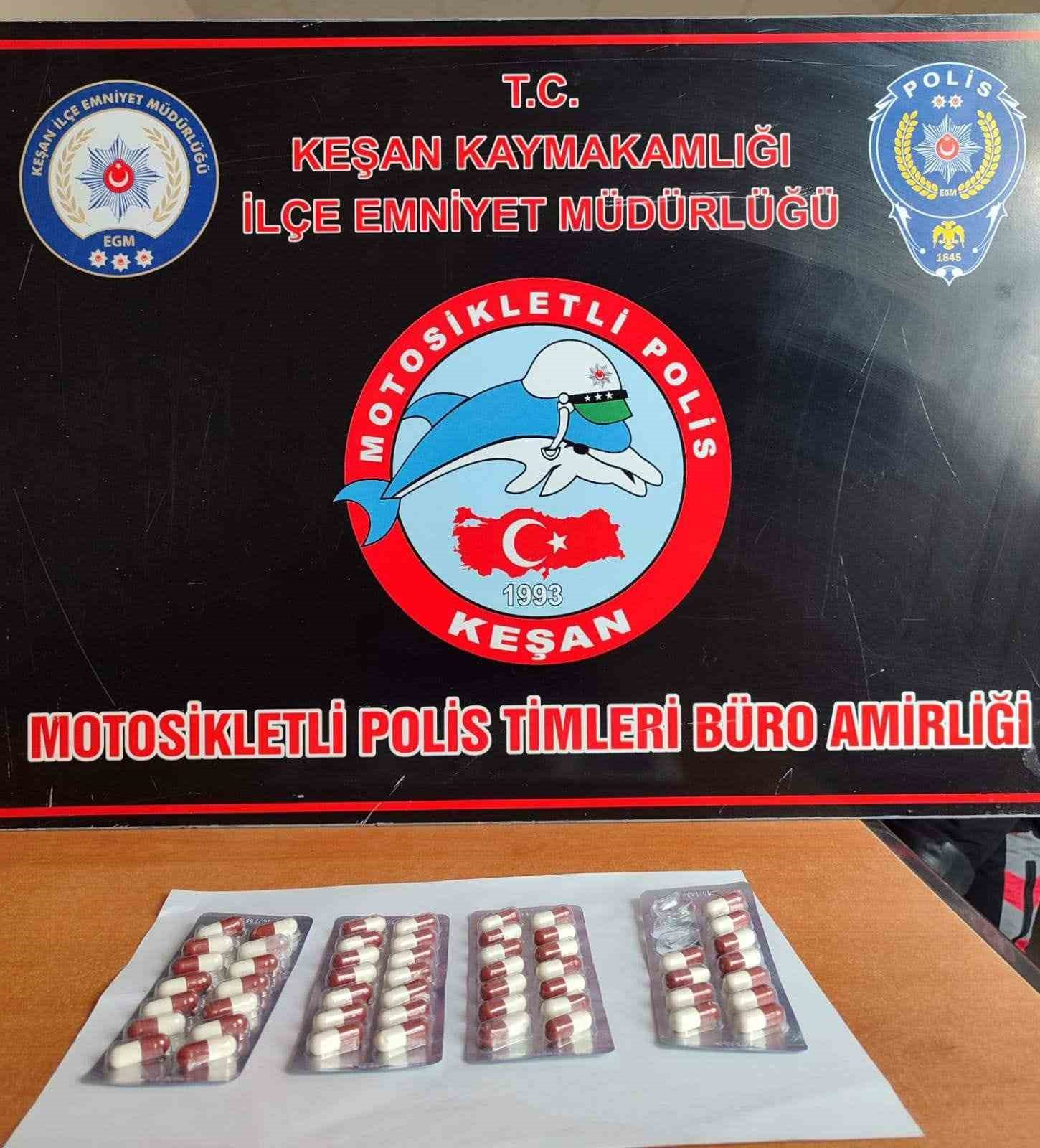 Keşan’da iki şüphelinin üst aramalarında uyuşturucu ele geçirildi