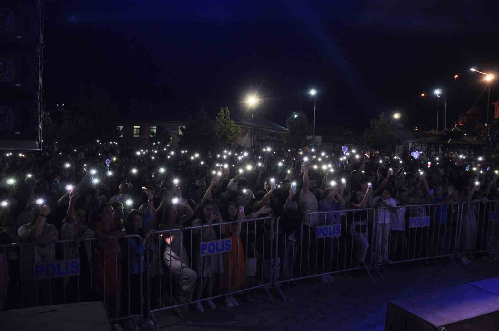 Pülümür Bal Festivaline binlerce kişi katıldı
