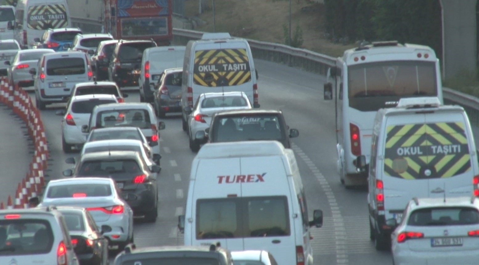 İstanbul’da eğitim öğretim döneminin başlamasıyla birlikte trafikte yoğunluk oluştu