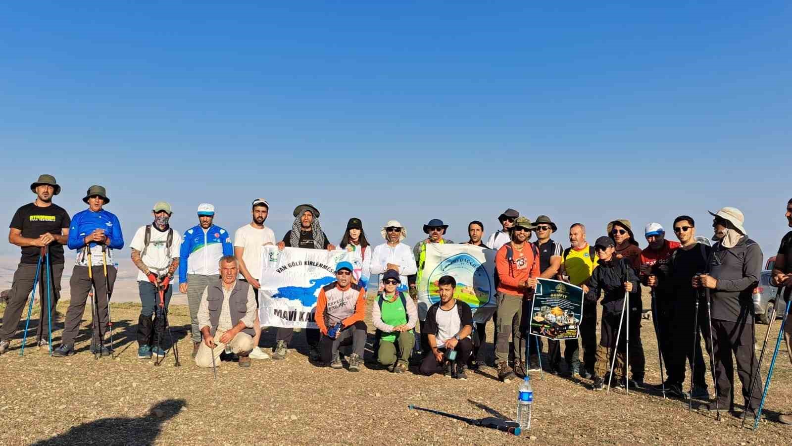 Dağcı Tarık Bünyamin Kaya anısına Süphan Dağı’na tırmanış yapıldı