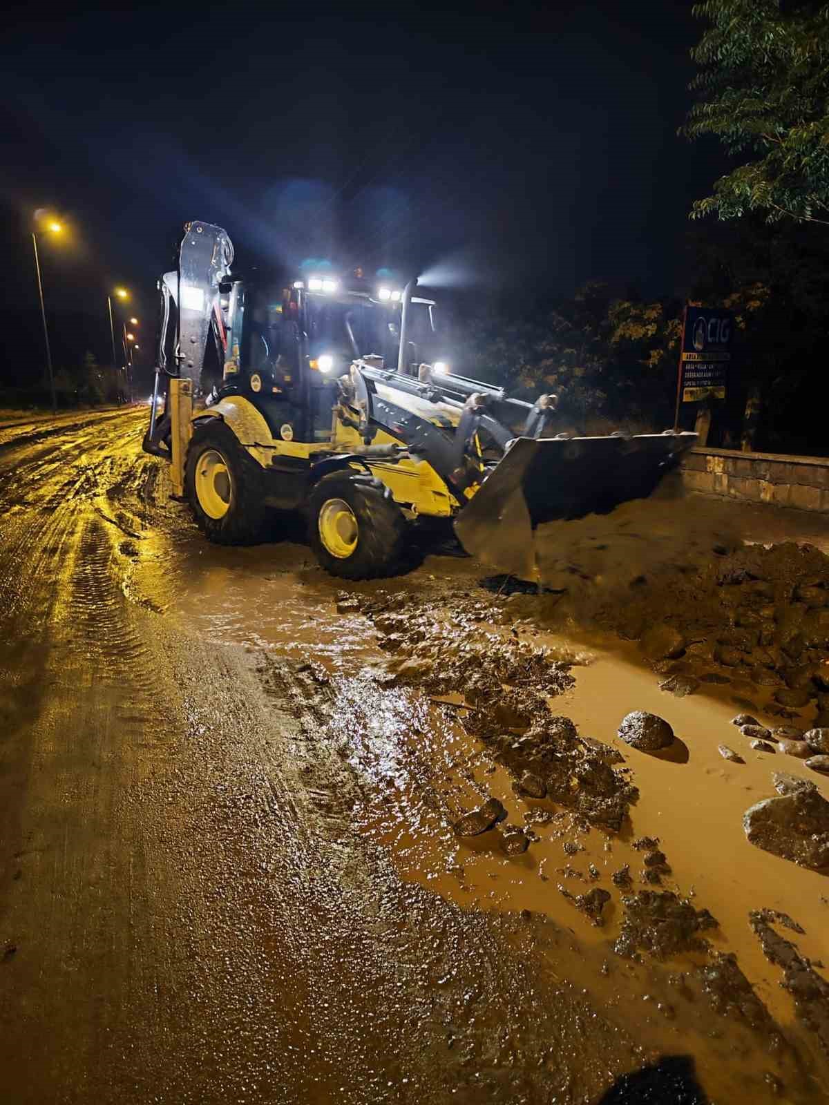 Kayseri’deki sel sonrası çalışmalar sürüyor
