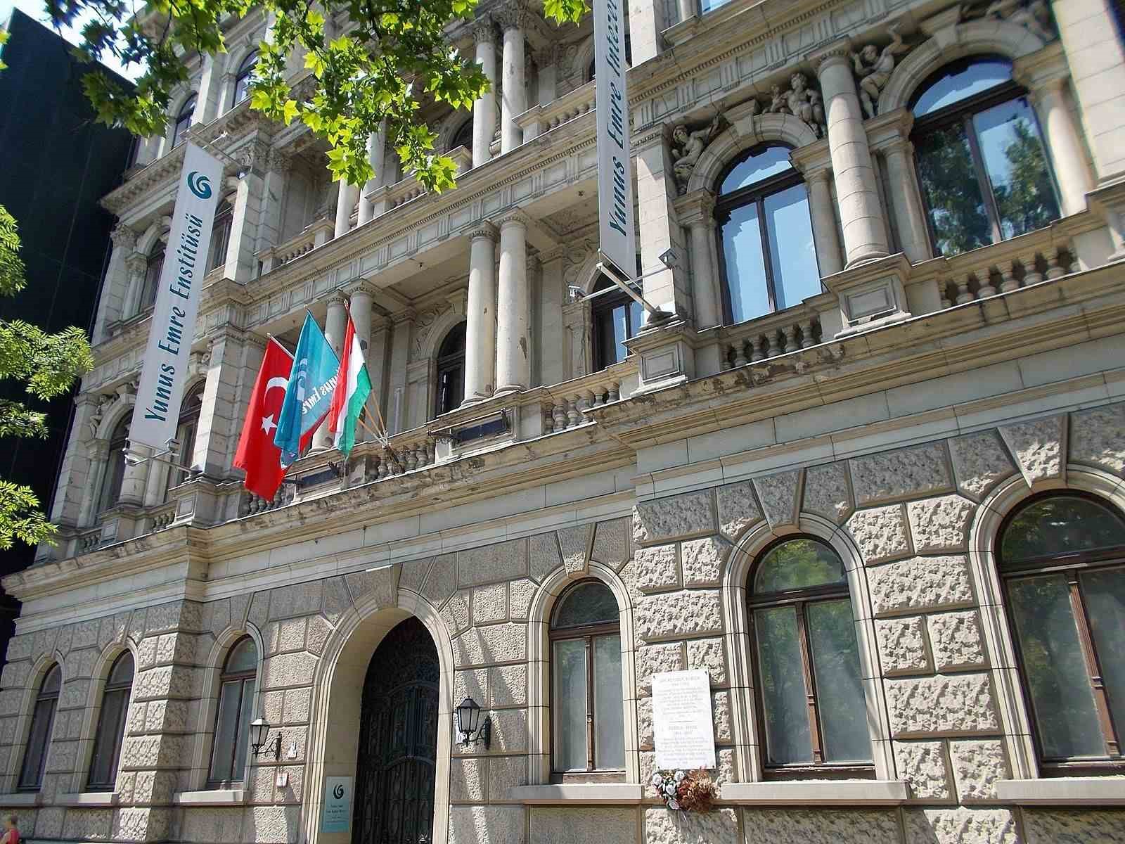 Budapeşte Yunus Emre Enstitüsü çeviri atölyesiyle Türk-Macar kültürünü kelimelerle birleştirecek