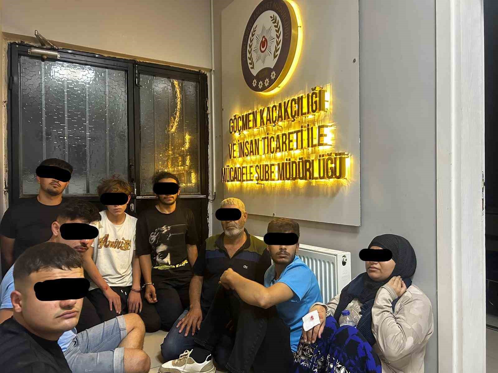 Kırklareli’nde 28 kaçak göçmen, 5 organizatör yakalandı