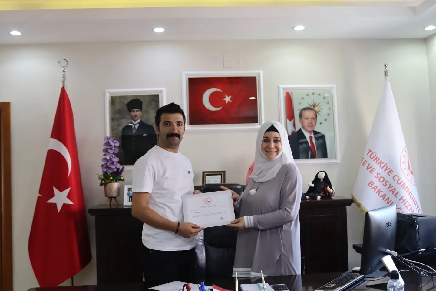 Ağrı&rsquo;da deprem b&ouml;lgesinde g&ouml;rev yapan personele teşekk&uuml;r belgesi
